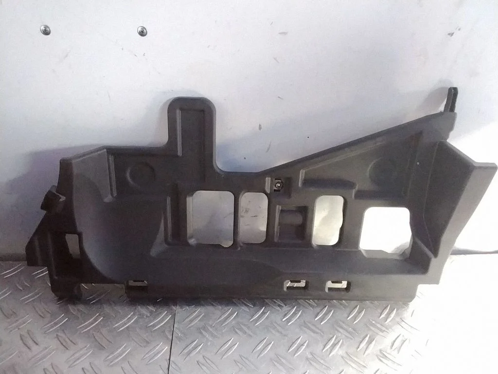 Dashboard lower bottom trim panel – Lexus RX 450H (2016-)