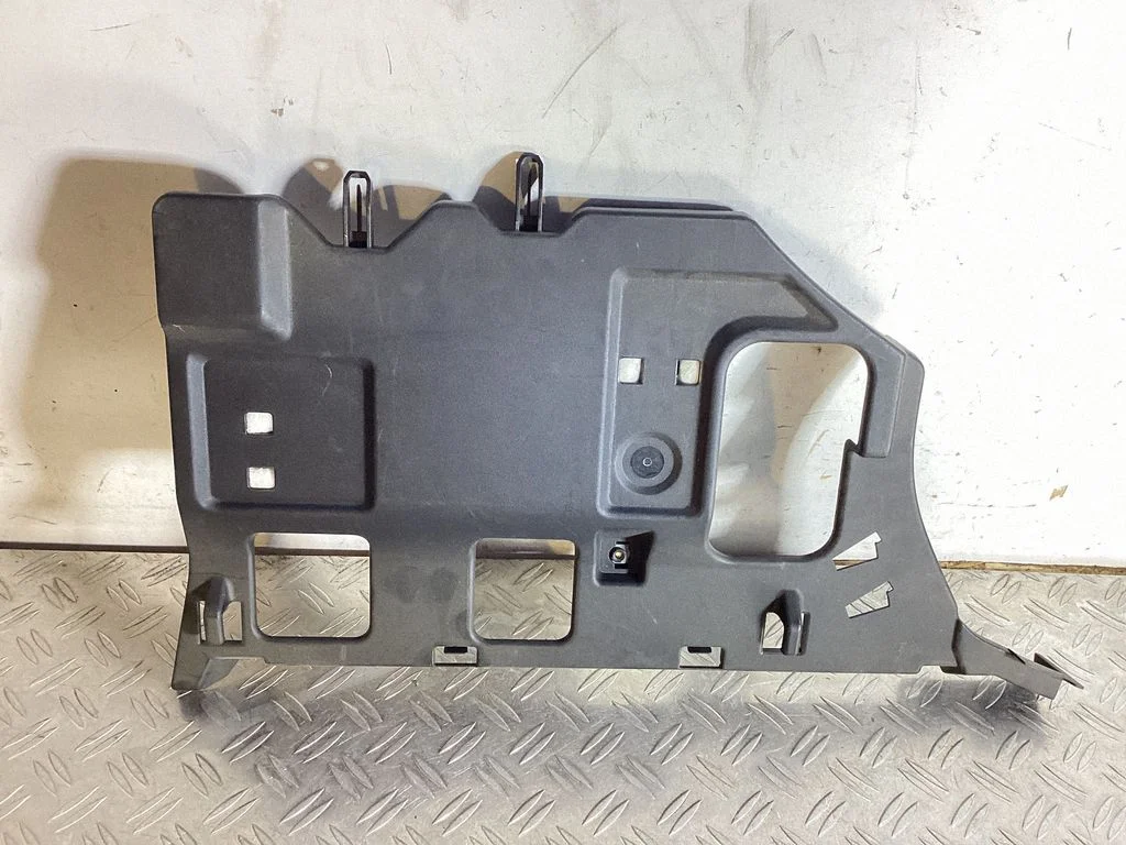 Dashboard lower bottom trim panel – Lexus RX 450H (2016-)