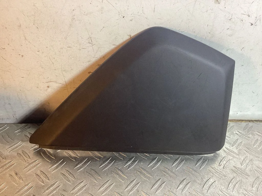 Armatuurlaua külje viimistluspaneel – Porsche Cayenne (92A) (2010-2017)