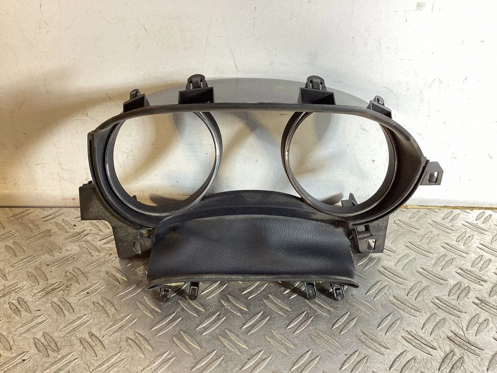 Dashboard trim 682404EH0A