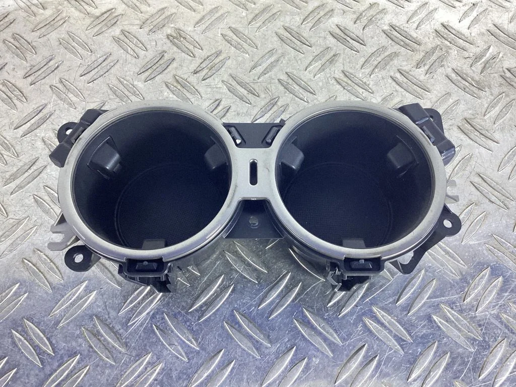Cup holder – Lexus RC (2014-)
