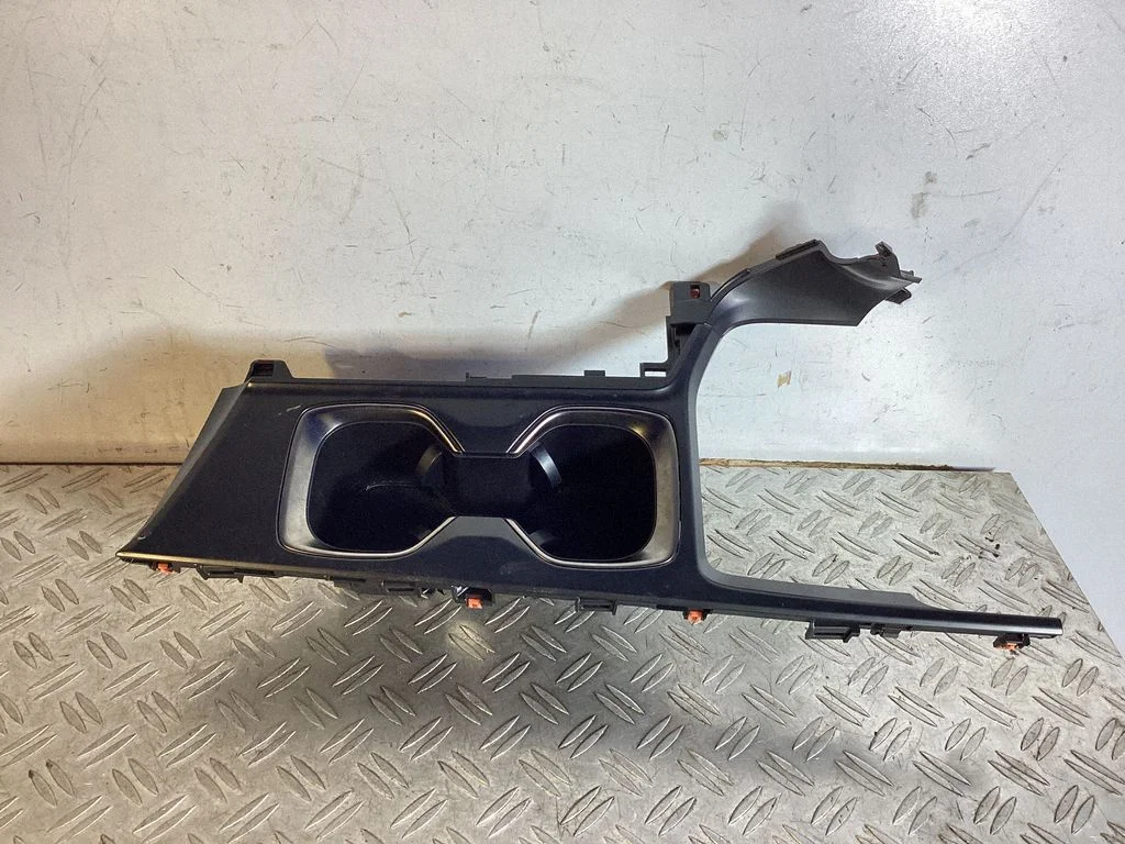 Cup holder – Lexus NX (2021-)