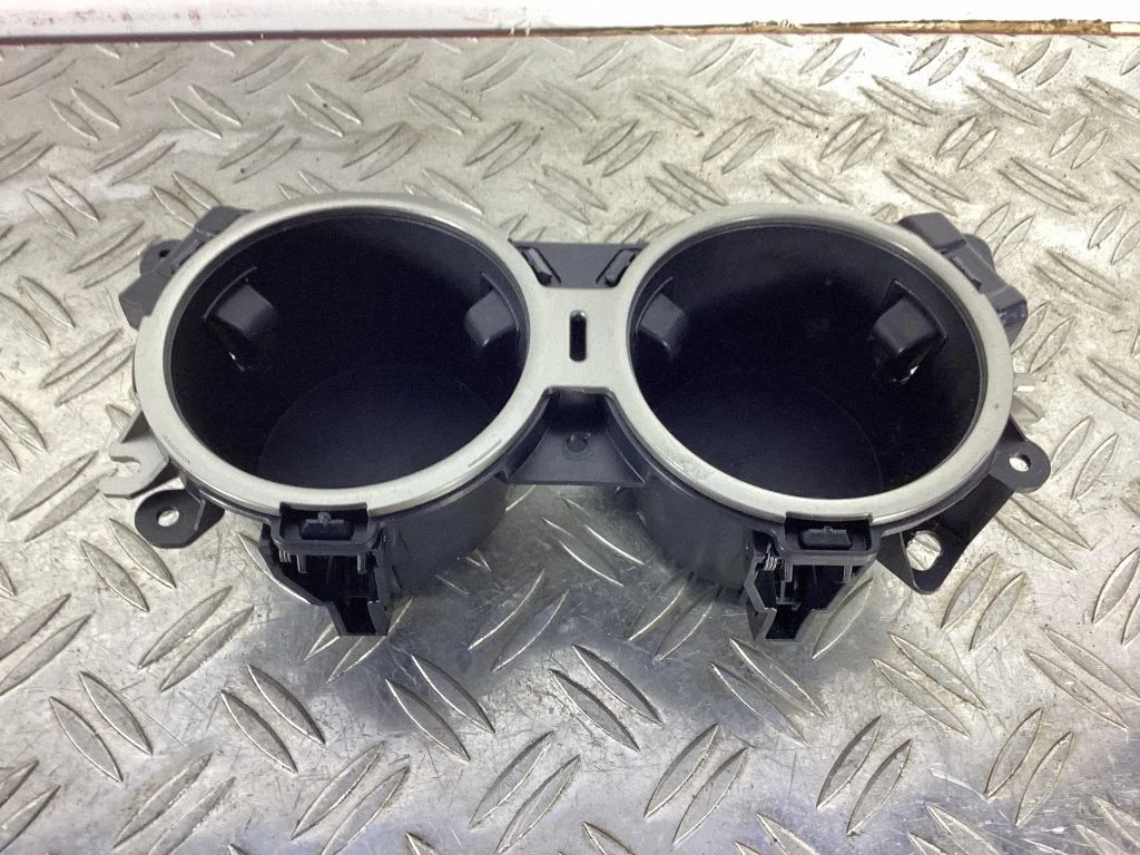 Cup holder – Lexus RC (2014-)