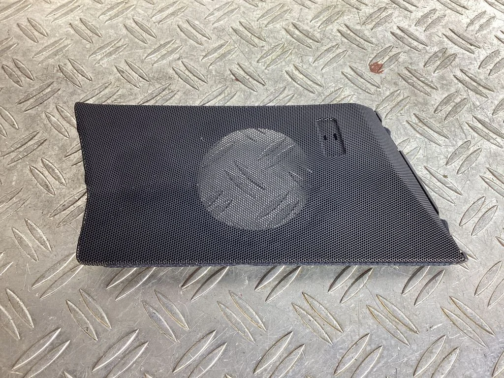 Külgkõlari kate – Lexus UX (2018-)