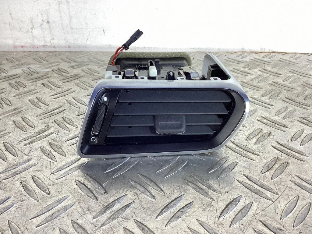 Armatuurlaua külje õhutusresti kate – Porsche 911 991 (2011-2019)