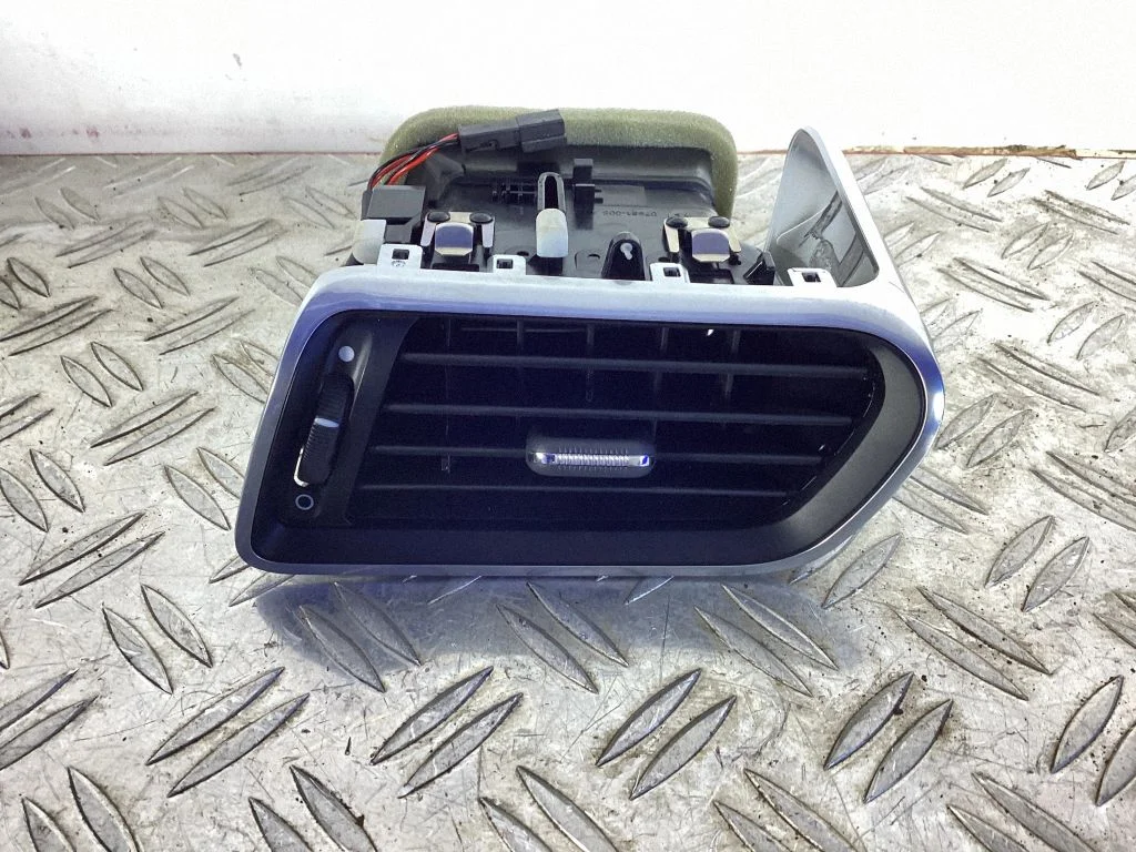 Armatuurlaua külje õhutusresti kate – Porsche 911 991 (2011-2019)