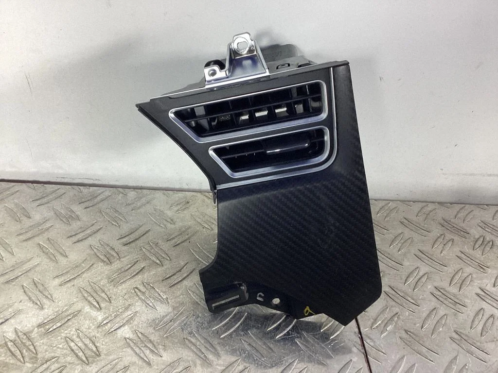 Armatuurlaua külje õhutusresti kate – Tesla Model S (2012-)