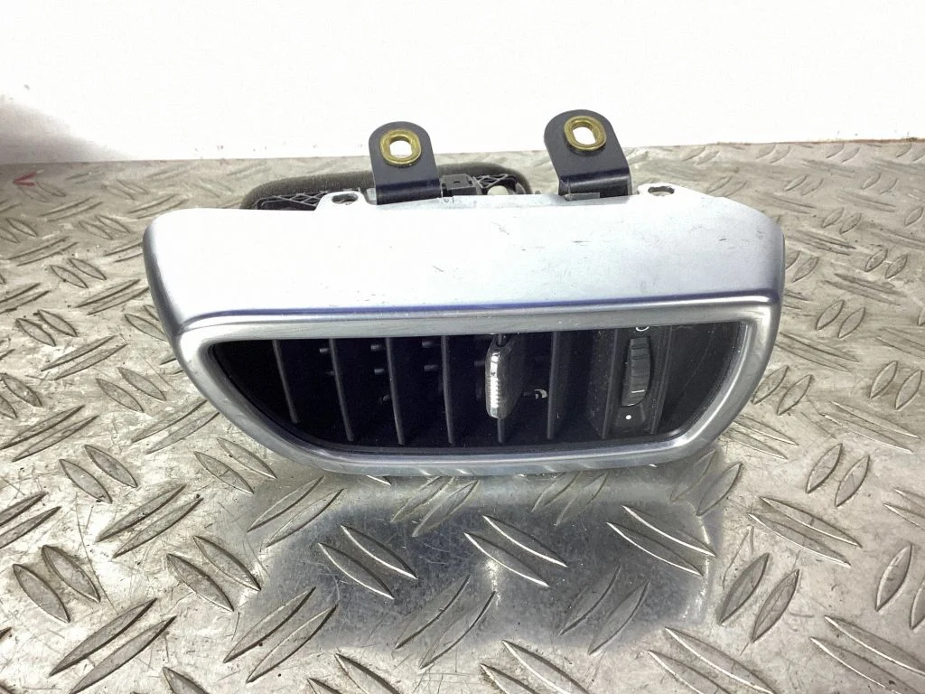 Armatuurlaua külje õhutusresti kate – Porsche Cayenne (92A) (2010-2017)