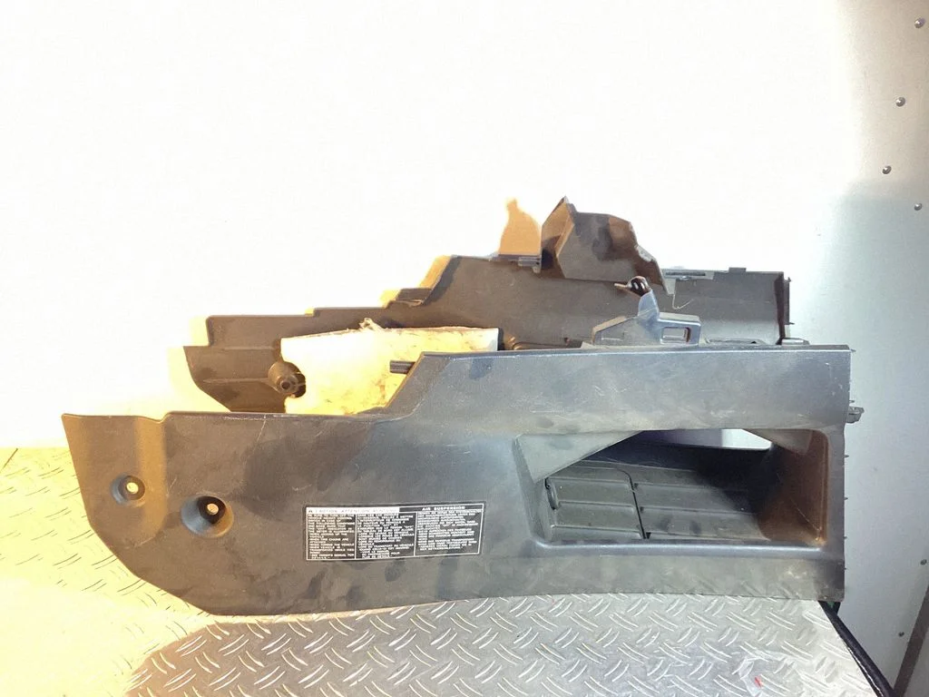 Keskkonsool – Lexus RX III (2008-2015)