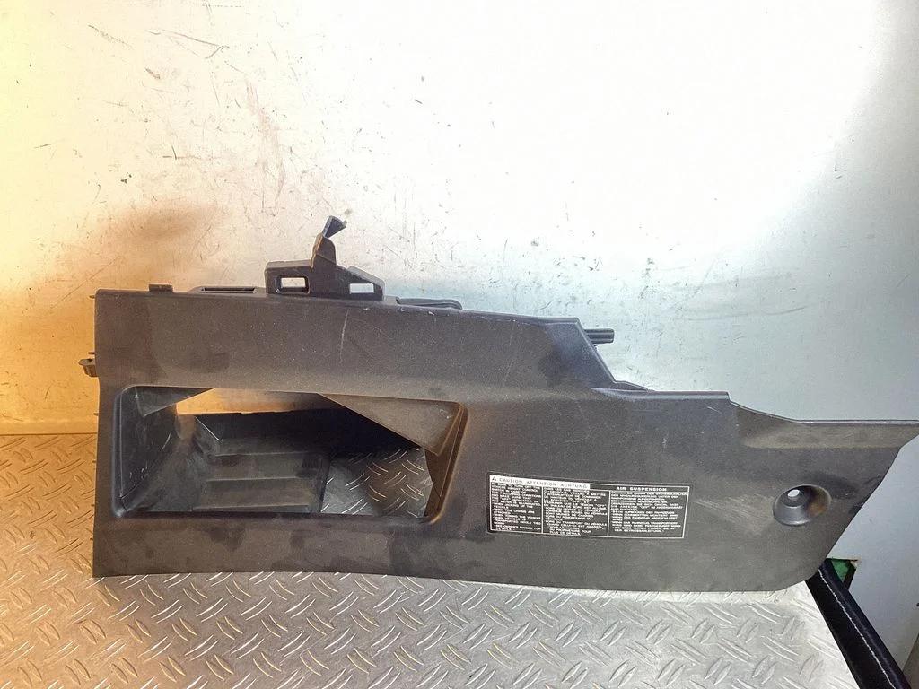 Keskkonsool – Lexus RX III (2008-2015)