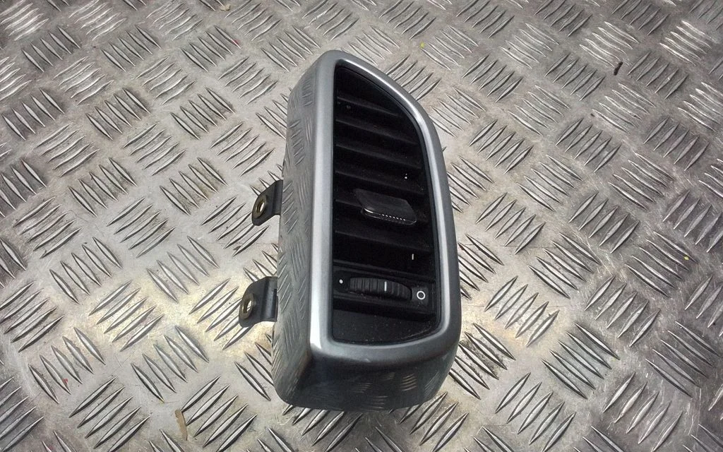 Rear air vent grill – Porsche Cayenne (92A) (2010-2017)