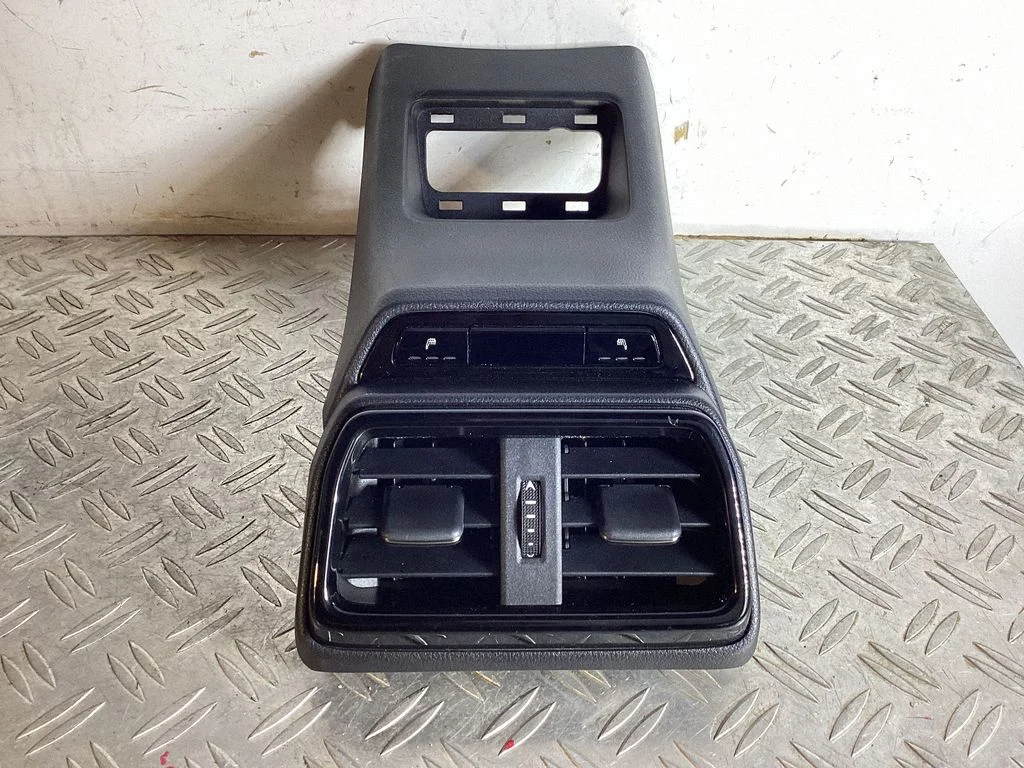 Rear air vent grill – Lexus NX (2021-)