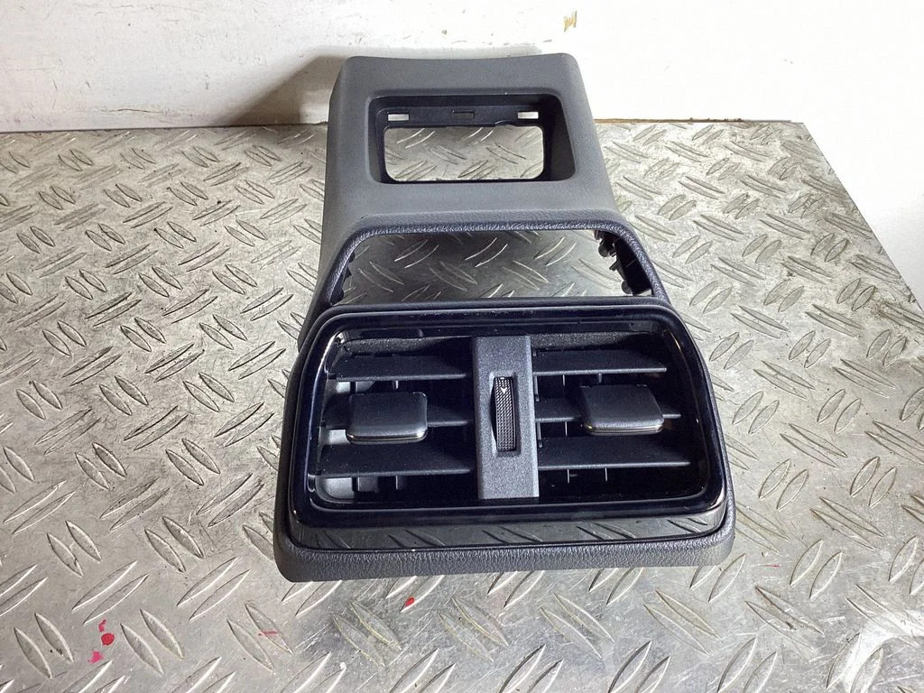 Rear air vent grill – Lexus NX (2021-)