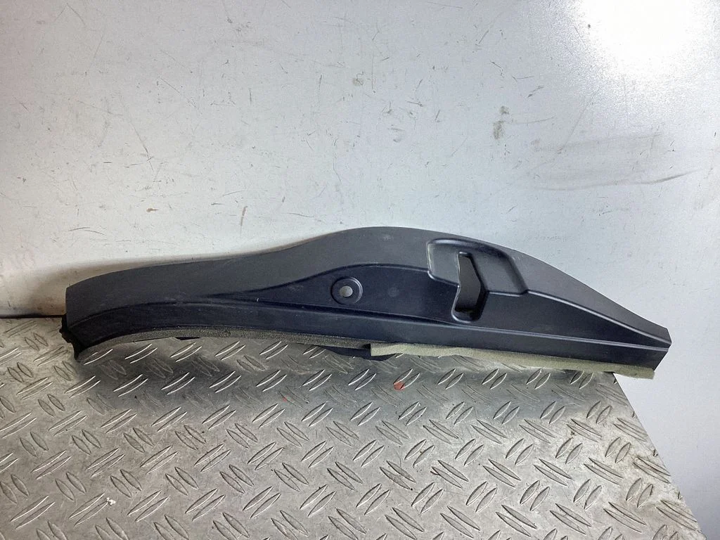 Other front door trim element – Lexus GS 250 350 300H 450H (2013-)