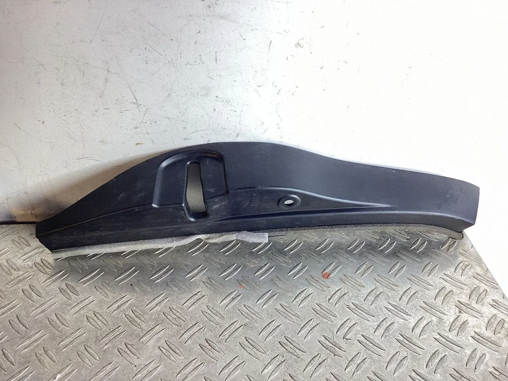 Other front door trim element – Lexus GS 250 350 300H 450H (2013-)