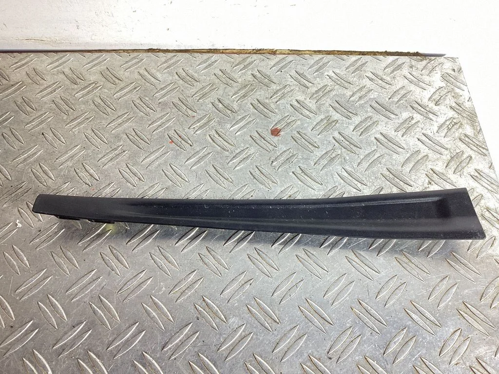 Other front door trim element – Lexus GS 250 350 300H 450H (2013-)