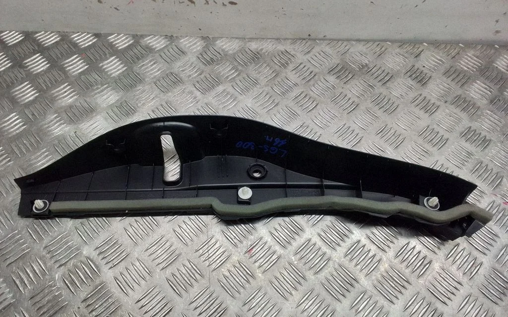 Other front door trim element – Lexus GS 250 350 300H 450H (2013-)