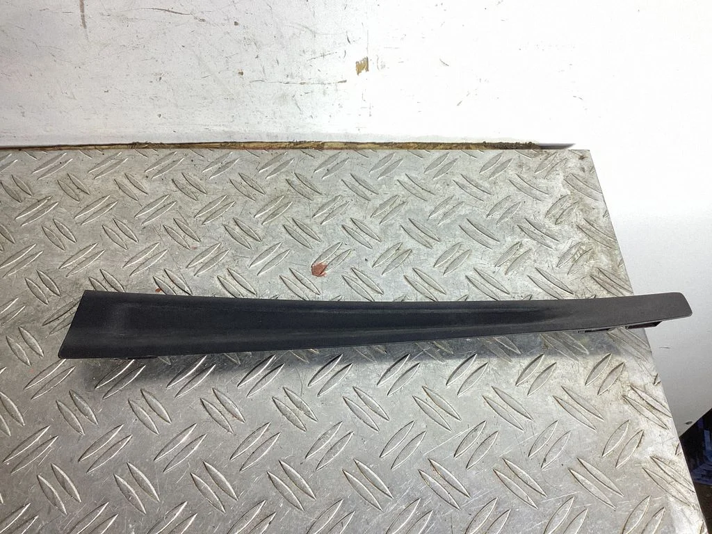 Other front door trim element – Lexus GS 250 350 300H 450H (2013-)