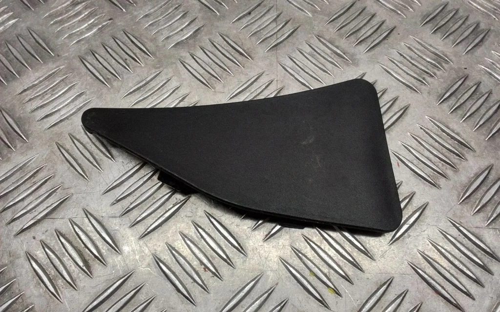 Muu eesmise ukse viimistluse osa – Lexus RX III (2008-2015)