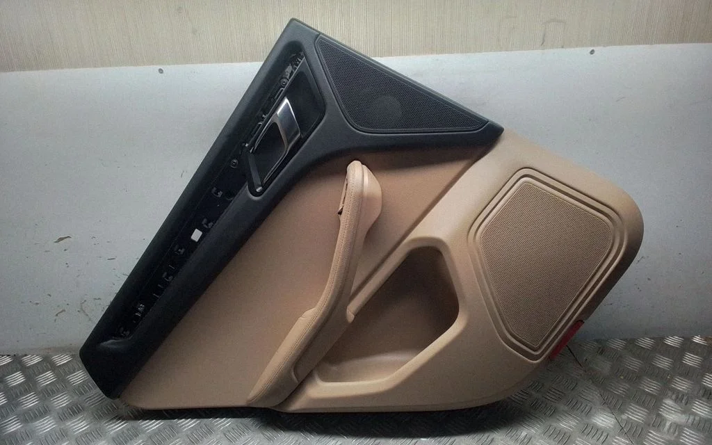 Tagumiste uste sisevooder – Porsche Macan (95B) (2019-)