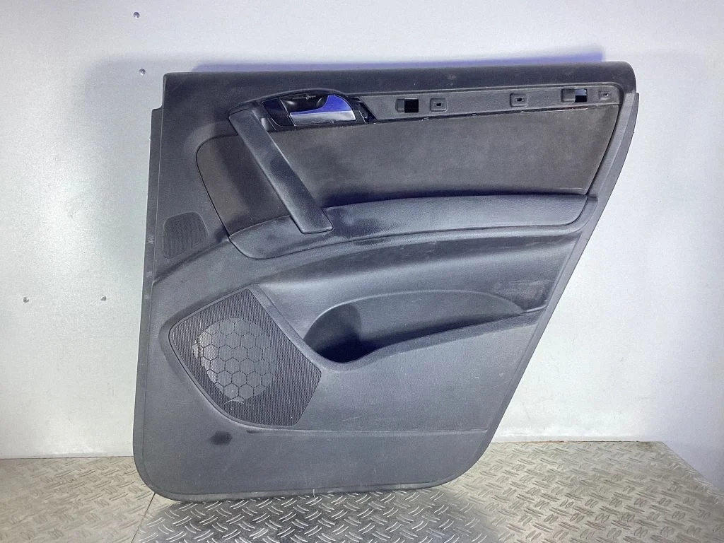 Tagumiste uste sisevooder – Audi Q7 4L (2005-2015)