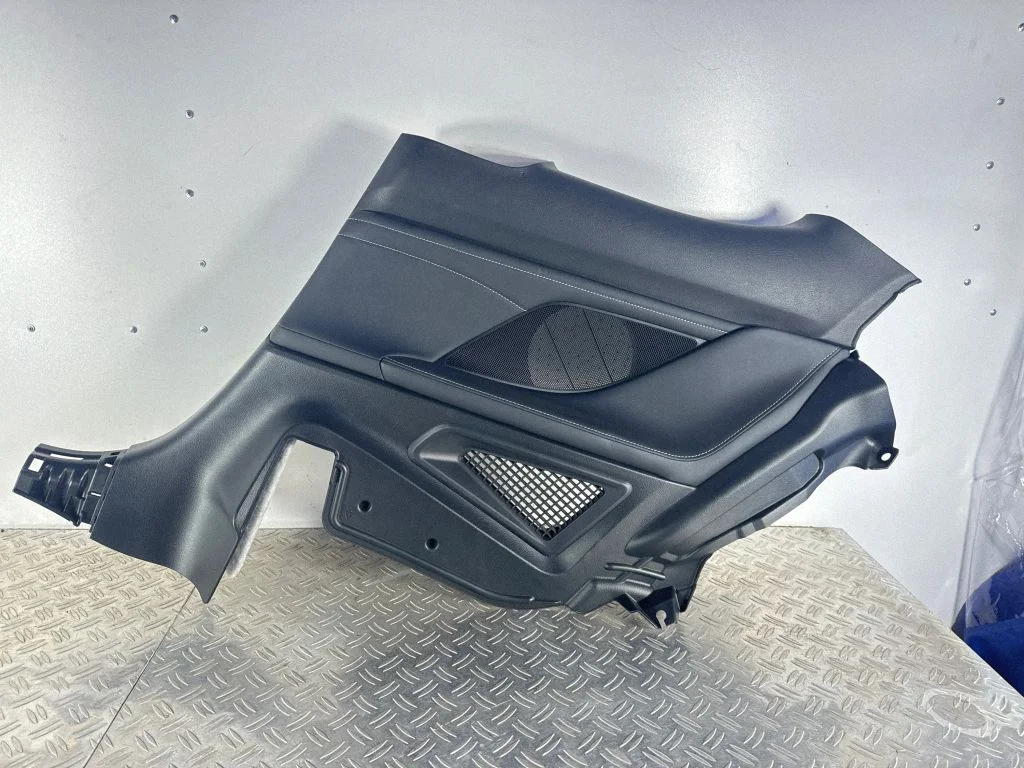 Tagumiste uste sisevooder – Lexus RC (2014-)