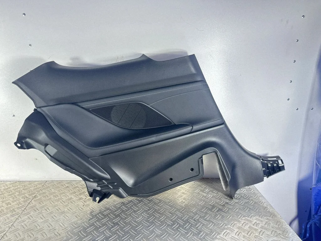 Tagumiste uste sisevooder – Lexus RC (2014-)