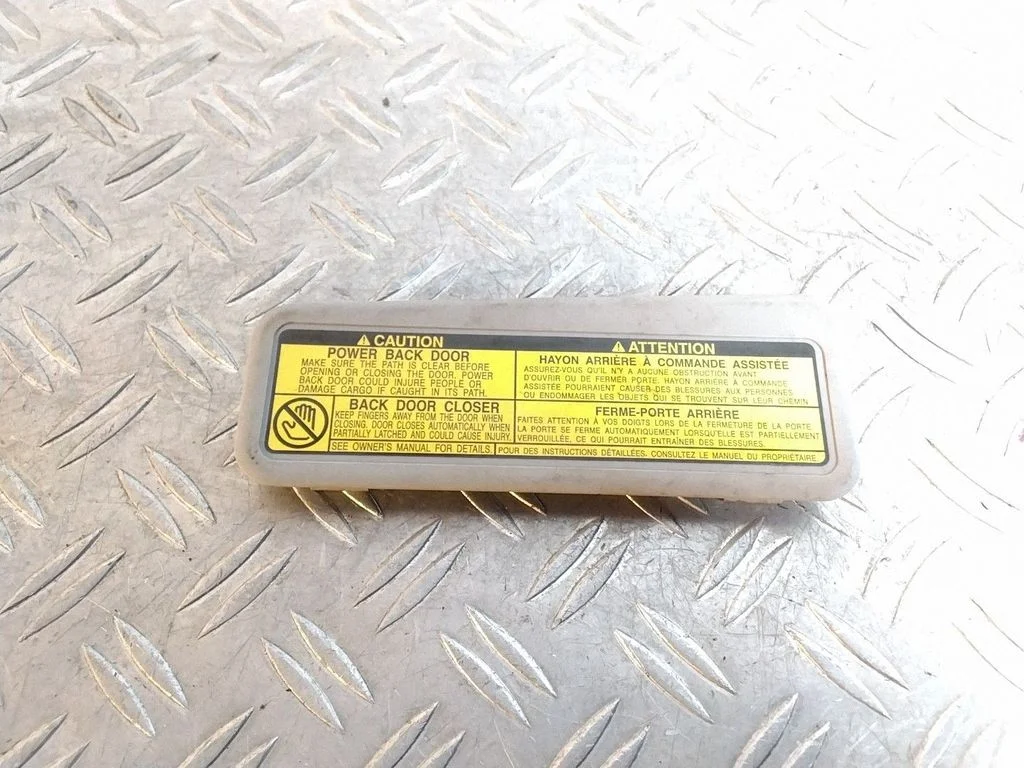 Muu tagumise ukse viimistluse osa – Lexus RX III (2008-2015)