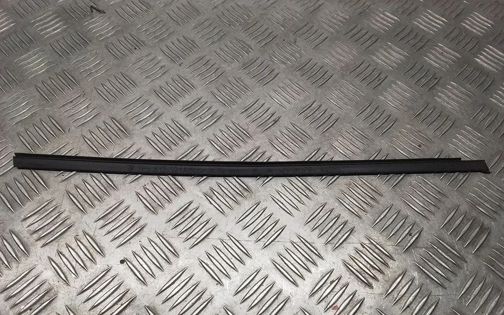 Muu tagumise ukse viimistluse osa – Porsche Cayenne (92A) (2010-2017)