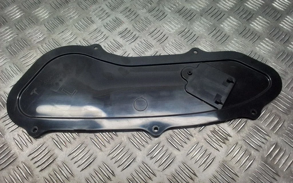 Muu tagumise ukse viimistluse osa – Tesla Model S (2012-)
