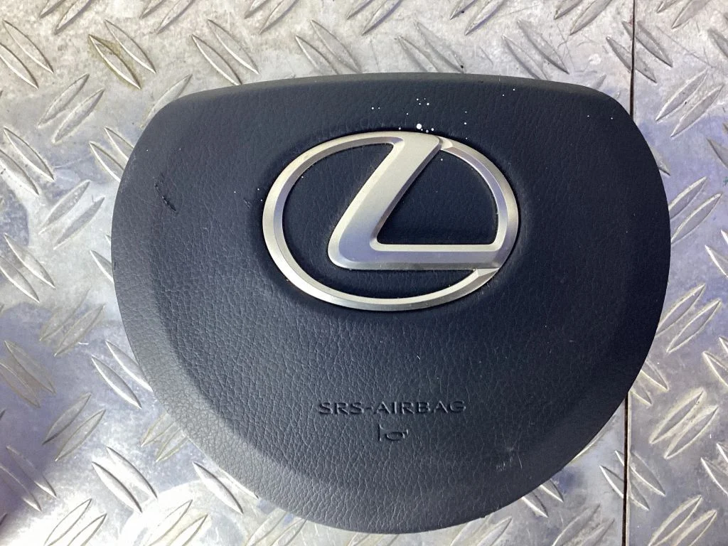 Steering wheel airbag – Lexus RC (2014-)