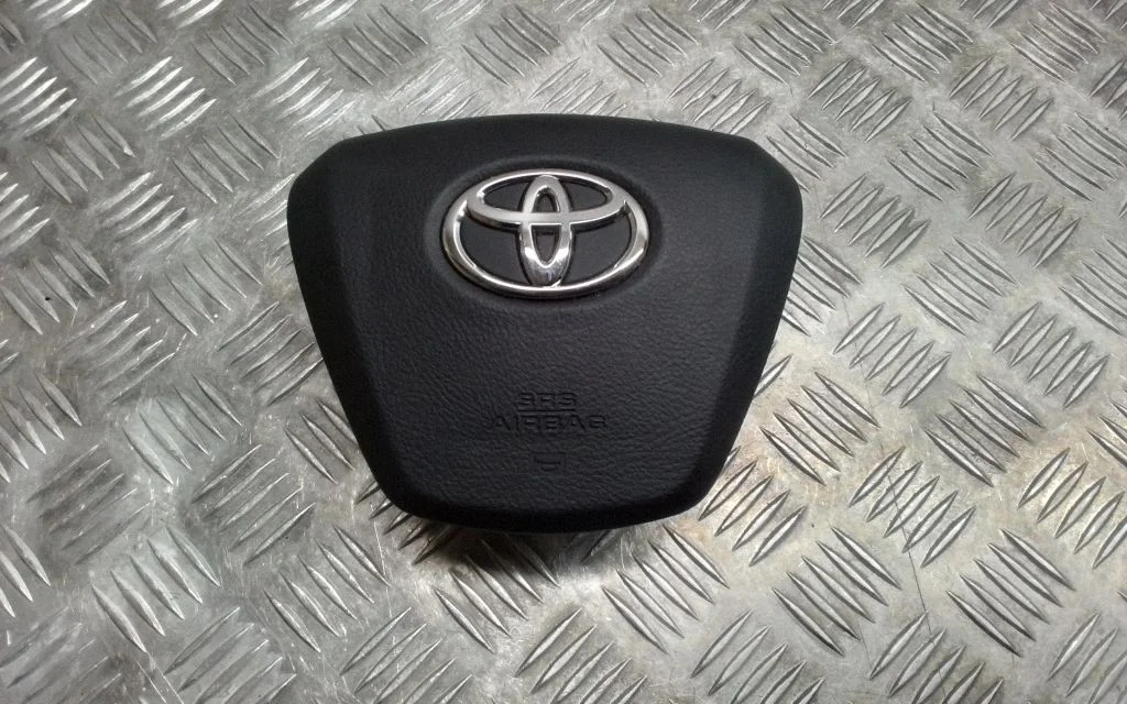 Steering wheel airbag – Toyota Avensis T270 (2009-2012)