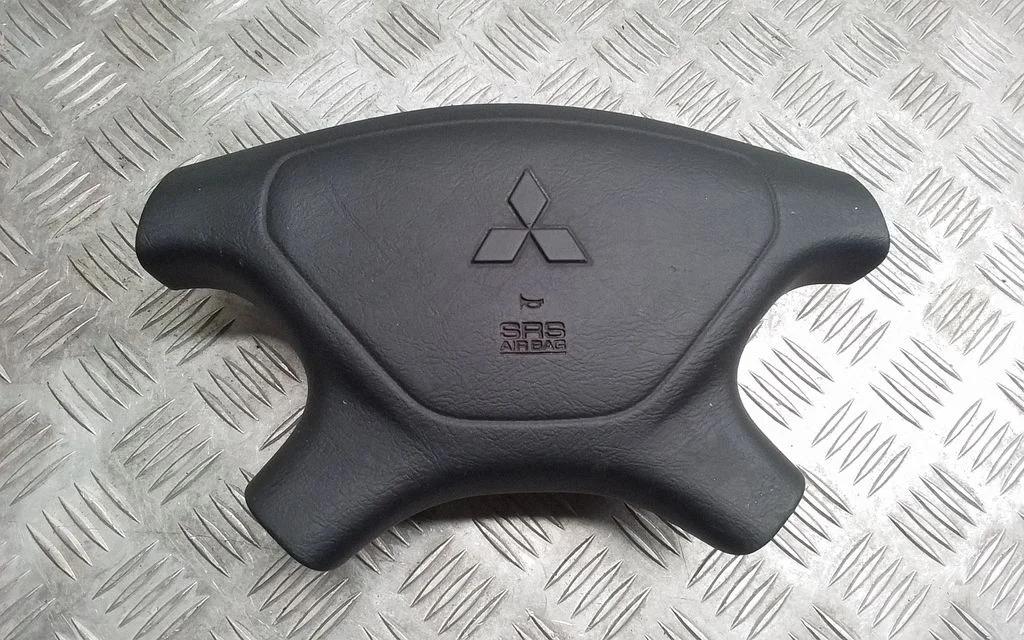 Steering wheel airbag – Mitsubishi Carisma (2000-2004)