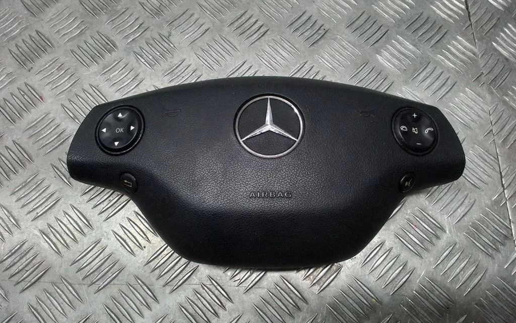 Steering wheel airbag – Mercedes-Benz S-Class W221 (2005-2013)