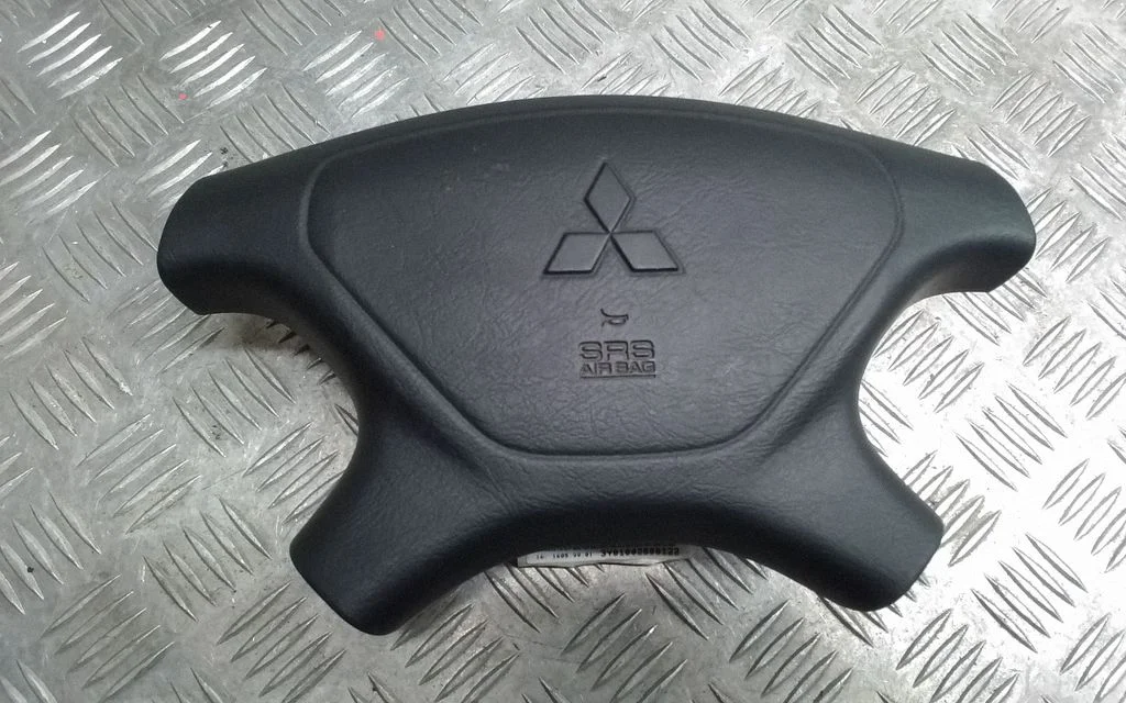 Steering wheel airbag – Mitsubishi Carisma (2000-2004)