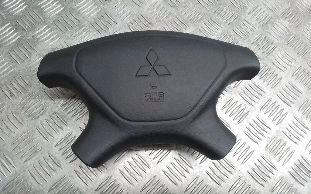 Steering wheel airbag – Mitsubishi Carisma (2000-2004)