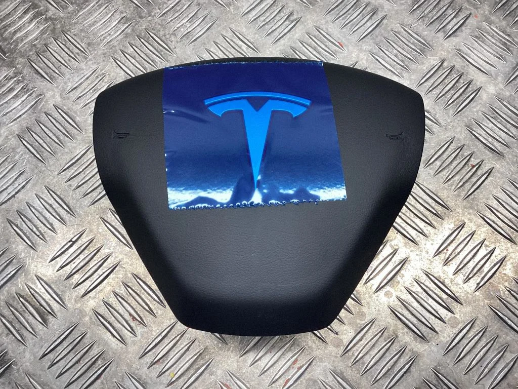 Steering wheel airbag – Tesla Model 3 (2017-)