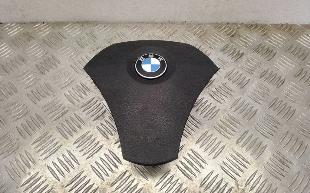 Steering wheel airbag – BMW 5 Series E60 E61 (2004-2010)