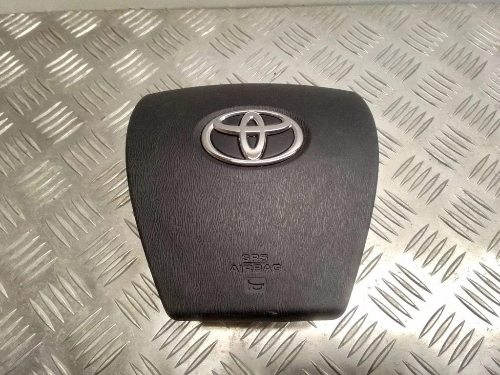 Steering wheel airbag – Toyota Prius (XW30) (2009-2015)