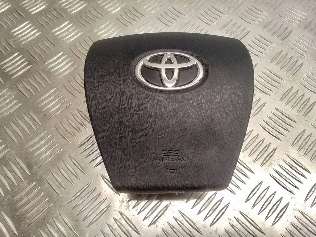 Steering wheel airbag – Toyota Prius (XW30) (2009-2015)