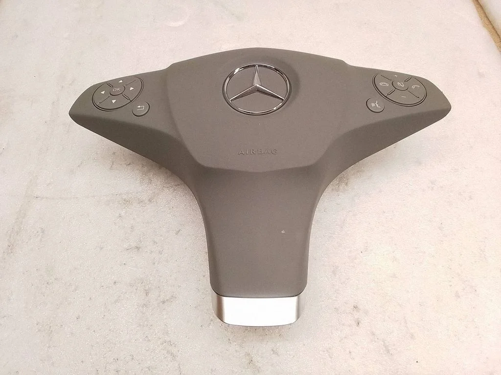 Steering wheel airbag – Mercedes-Benz E-Class C207 W207 (2009-2017)