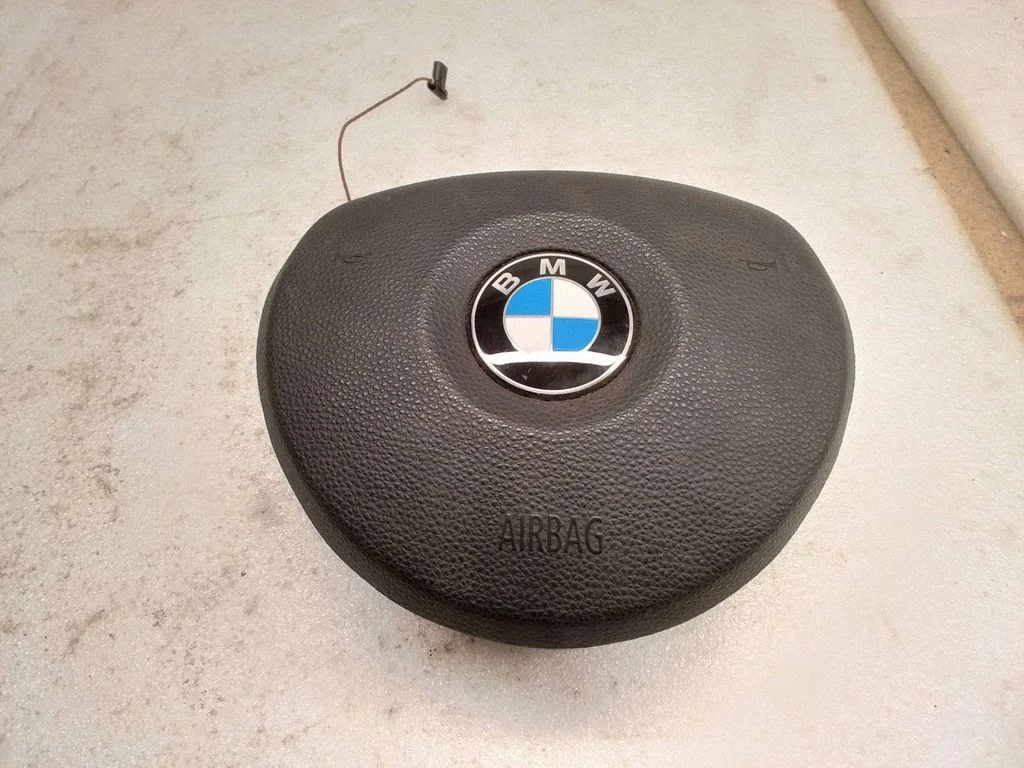 Steering wheel airbag – BMW 3 Series E90 E91 (2005-2012)