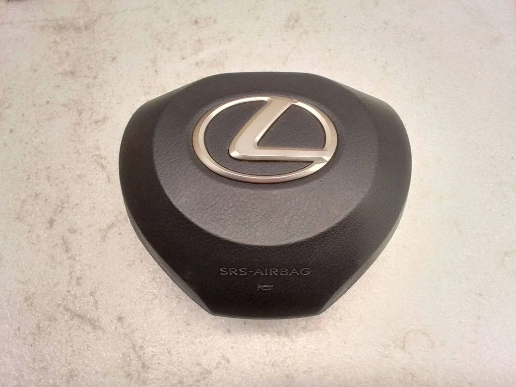 Steering wheel airbag – Lexus RX 450H (2016-)