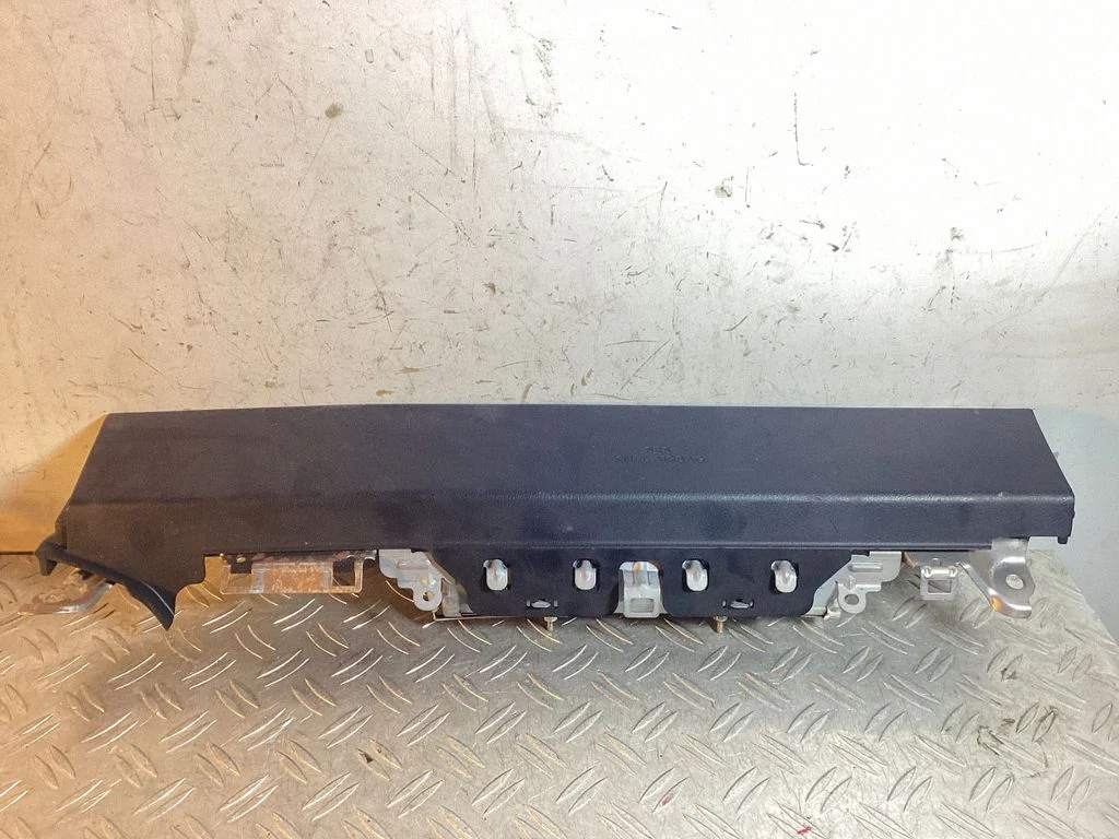 Knee airbag – Lexus RX III (2008-2015)