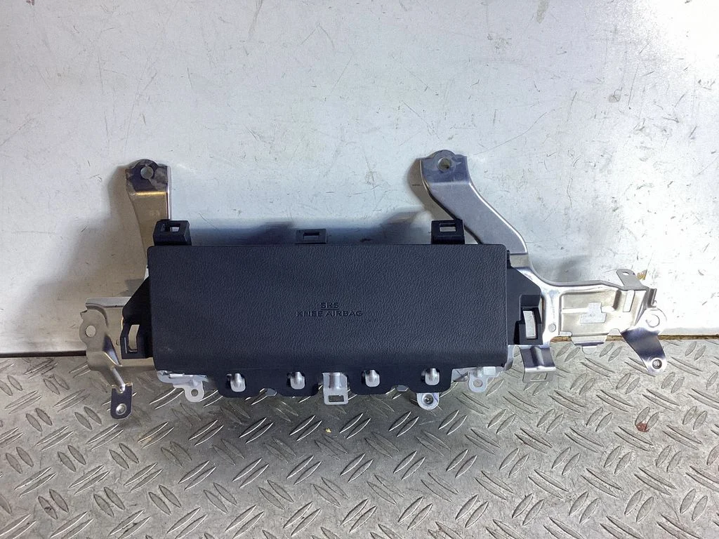 Knee airbag – Lexus GS 250 350 300H 450H (2013-)