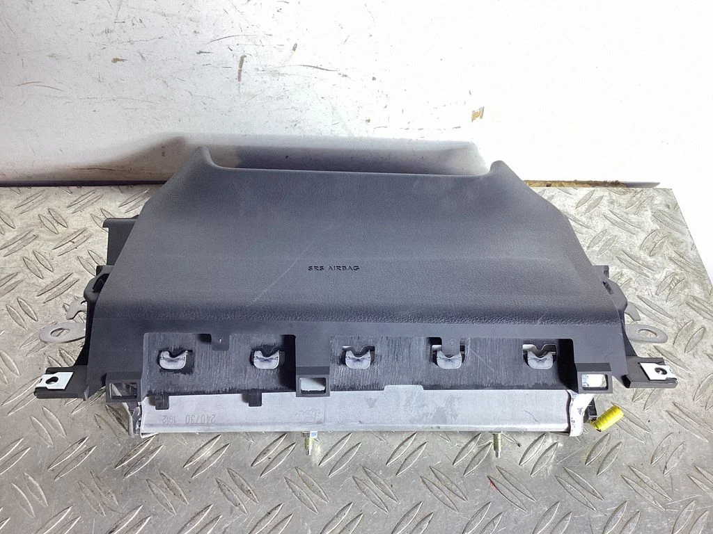 Knee airbag – Lexus NX (2021-)