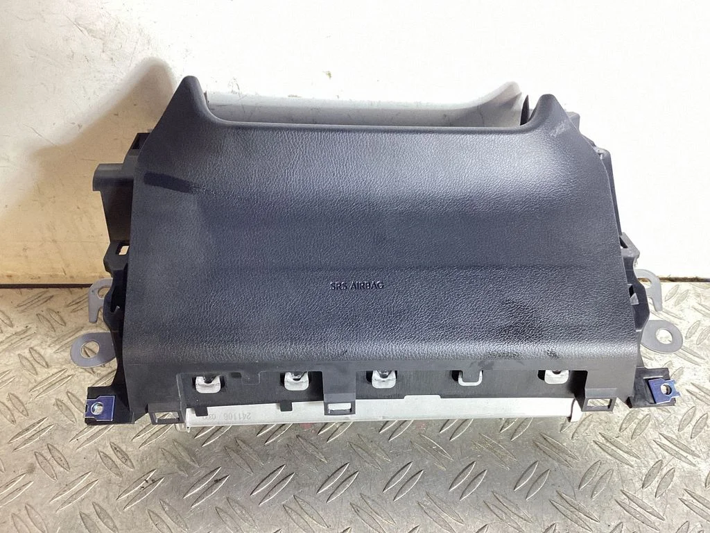 Knee airbag – Lexus NX (2021-)