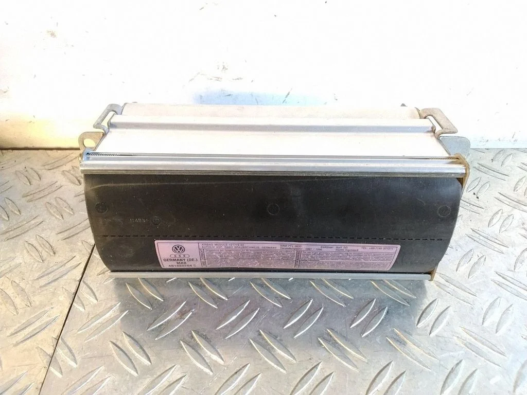 Passenger airbag 4B1880204C
