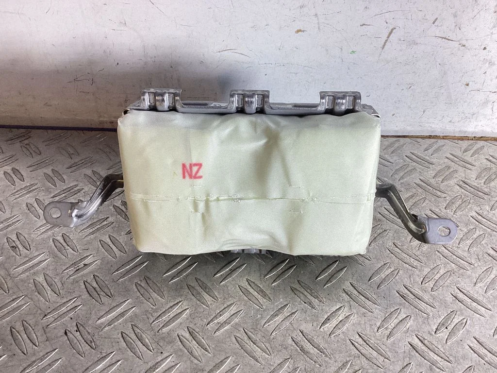 Passenger airbag – Lexus GS 250 350 300H 450H (2013-)