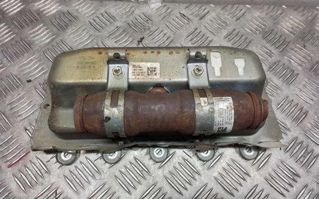 Passenger airbag 39923039902